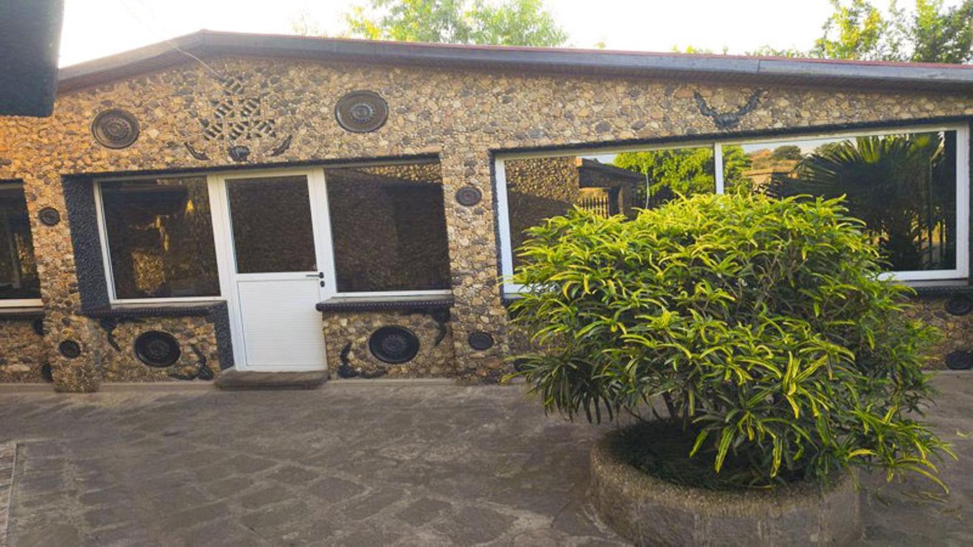 Hotel Restaurant Le Miamiam Glouglou Ambositra Extérieur photo